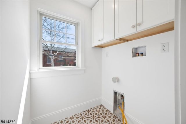 82 Washington Ave, Chatham Boro, NJ 07928