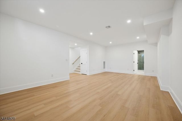 82 Washington Ave, Chatham Boro, NJ 07928