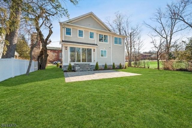 82 Washington Ave, Chatham Boro, NJ 07928