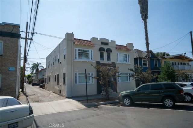 328 W 8th Street, Long Beach, CA 90813