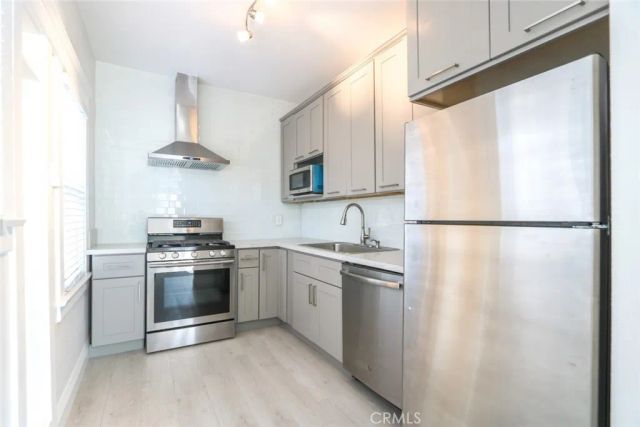 328 W 8th Street, Long Beach, CA 90813