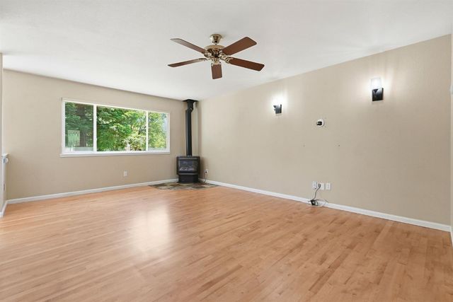 16930 Mountain View Dr, Applegate, CA 95703