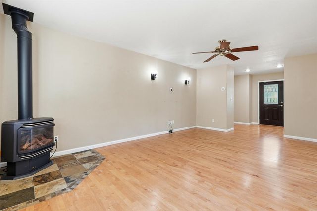 16930 Mountain View Dr, Applegate, CA 95703
