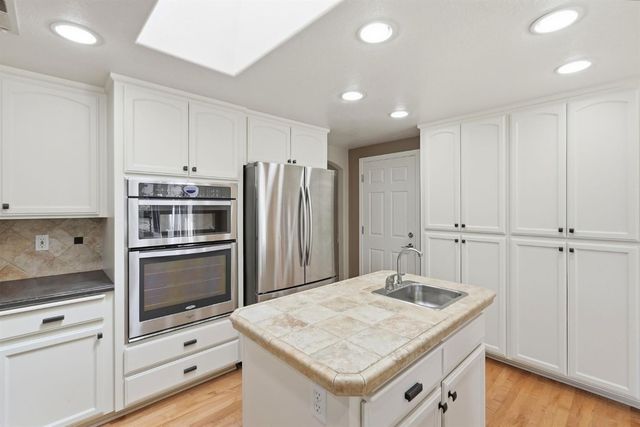 16930 Mountain View Dr, Applegate, CA 95703