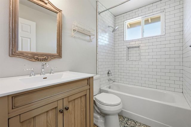 16930 Mountain View Dr, Applegate, CA 95703