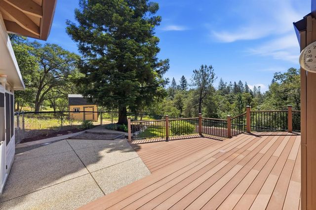 16930 Mountain View Dr, Applegate, CA 95703
