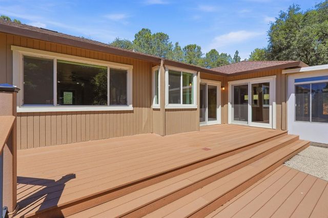 16930 Mountain View Dr, Applegate, CA 95703