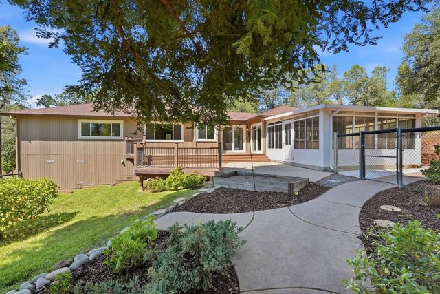 16930 Mountain View Dr, Applegate, CA 95703