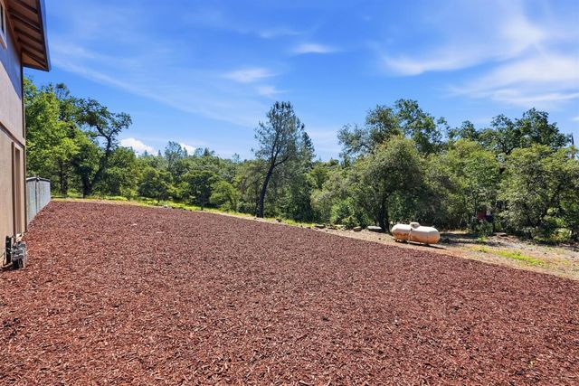 16930 Mountain View Dr, Applegate, CA 95703