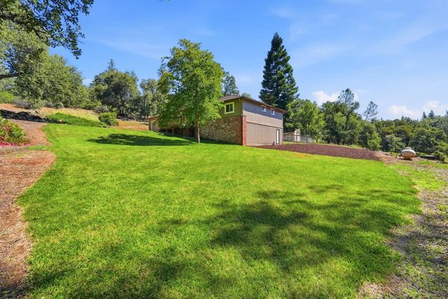 16930 Mountain View Dr, Applegate, CA 95703