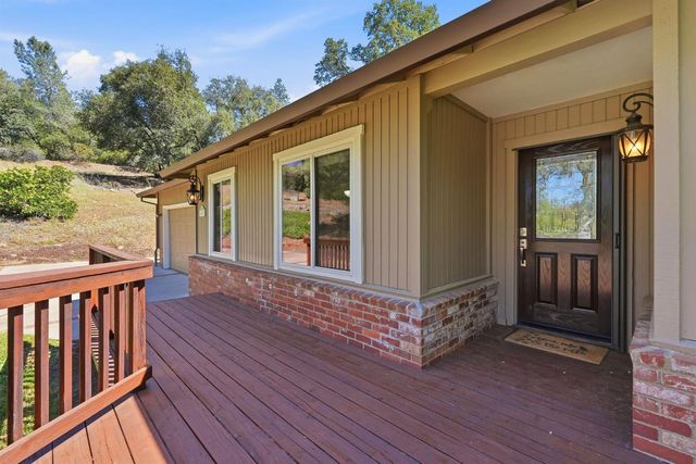 16930 Mountain View Dr, Applegate, CA 95703