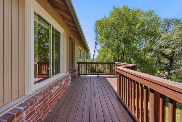 16930 Mountain View Dr, Applegate, CA 95703