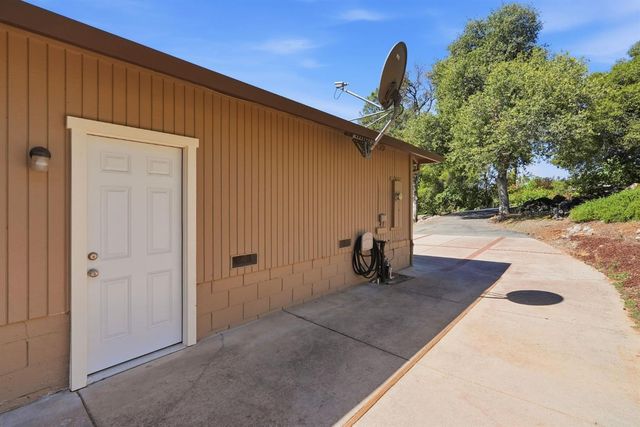 16930 Mountain View Dr, Applegate, CA 95703