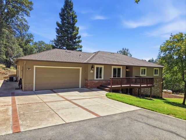 16930 Mountain View Dr, Applegate, CA 95703