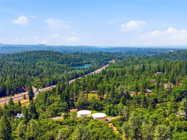 16930 Mountain View Dr, Applegate, CA 95703