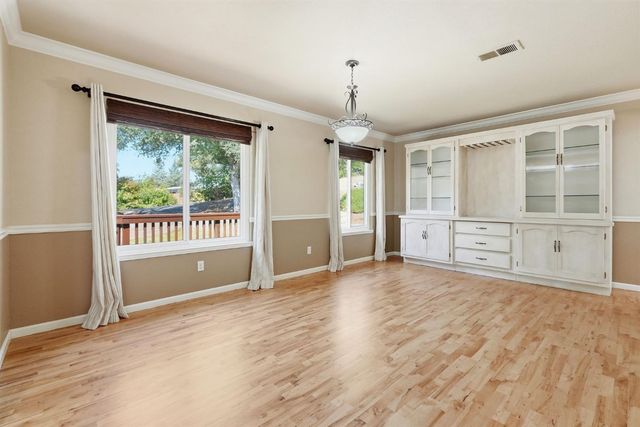 16930 Mountain View Dr, Applegate, CA 95703