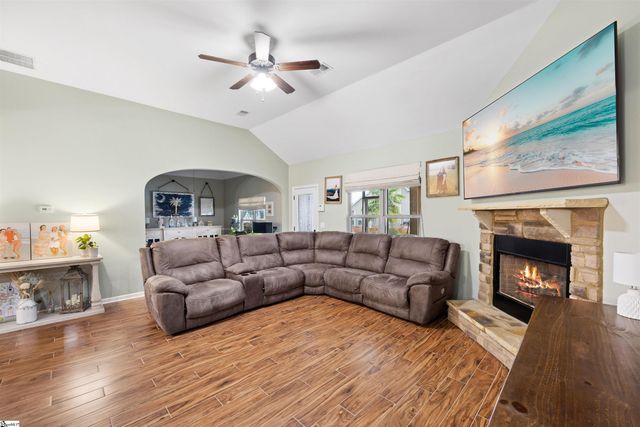 105 Verdana Court, Simpsonville, SC 29680