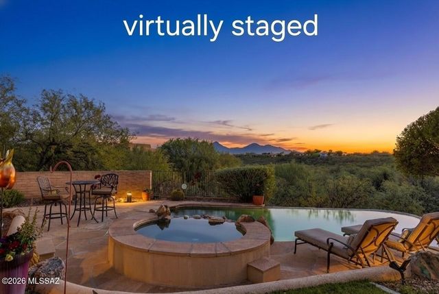 832 E Vault Mine Court, Green Valley, AZ 85614