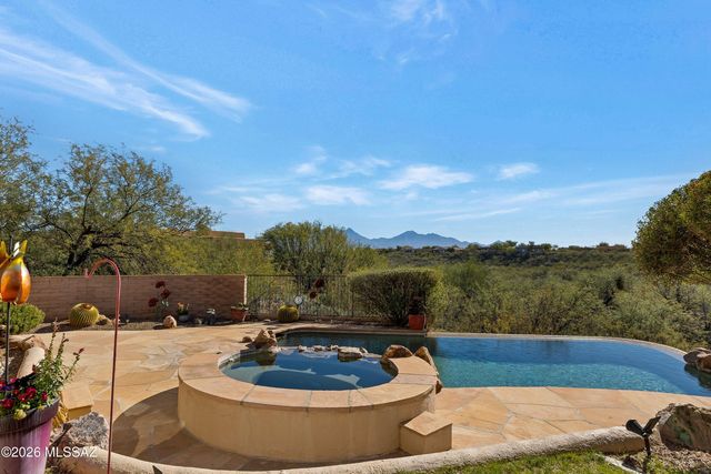 832 E Vault Mine Court, Green Valley, AZ 85614