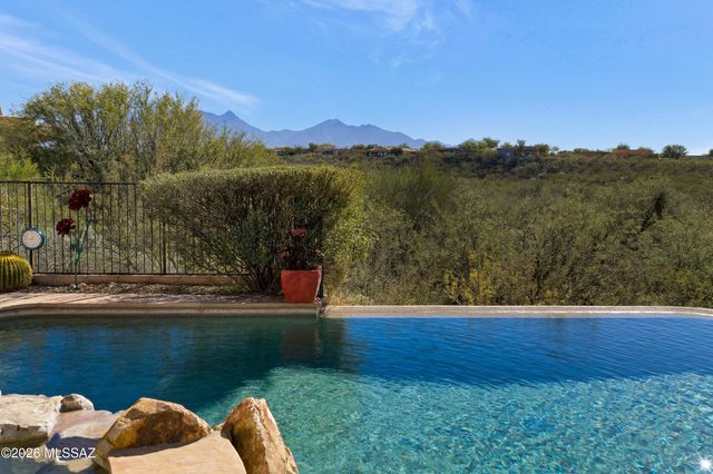 832 E Vault Mine Court, Green Valley, AZ 85614