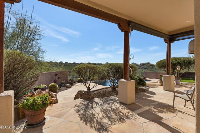 832 E Vault Mine Court, Green Valley, AZ 85614