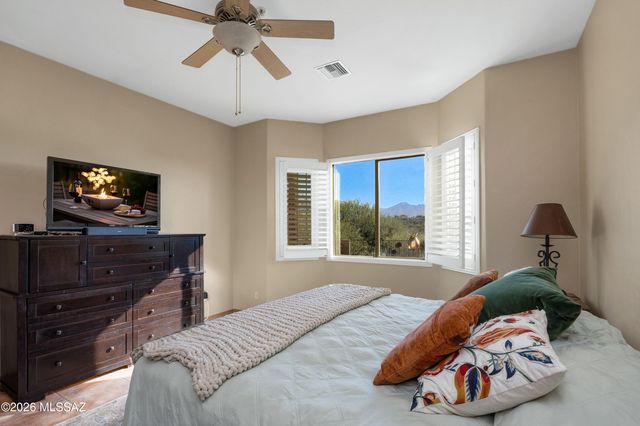 832 E Vault Mine Court, Green Valley, AZ 85614