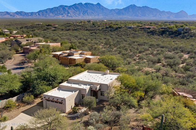 832 E Vault Mine Court, Green Valley, AZ 85614