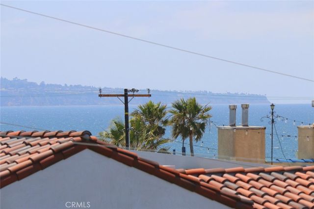 126 Neptune Avenue, Hermosa Beach, CA 90254
