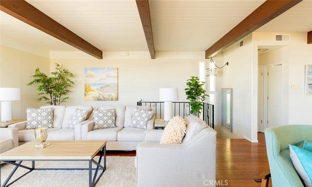 126 Neptune Avenue, Hermosa Beach, CA 90254