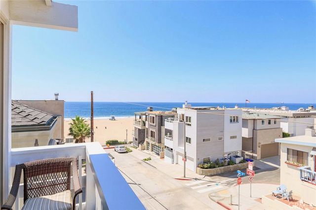 126 Neptune Avenue, Hermosa Beach, CA 90254