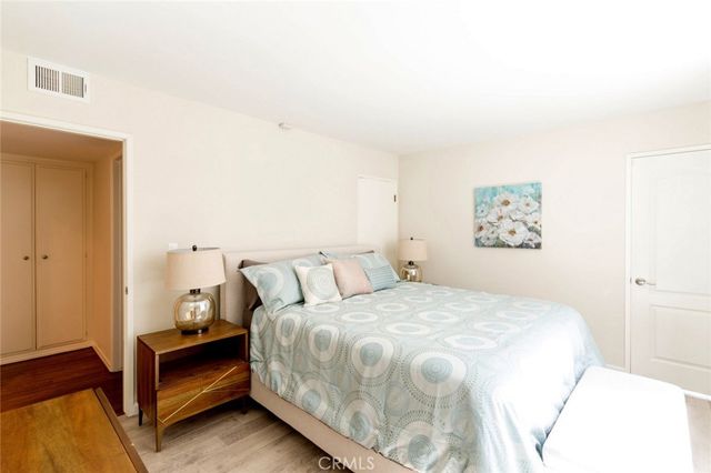 126 Neptune Avenue, Hermosa Beach, CA 90254