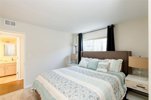 126 Neptune Avenue, Hermosa Beach, CA 90254