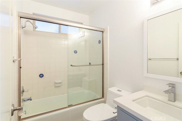 126 Neptune Avenue, Hermosa Beach, CA 90254