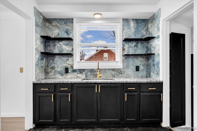 19703 Mansfield Street, Detroit, MI 48235