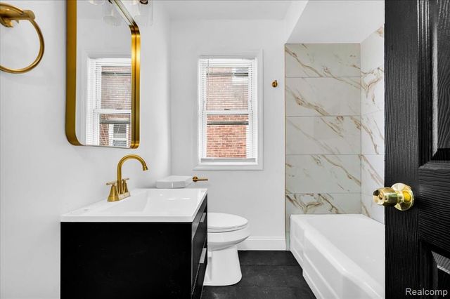 19703 Mansfield Street, Detroit, MI 48235