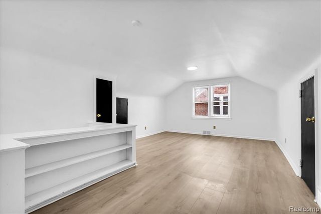 19703 Mansfield Street, Detroit, MI 48235