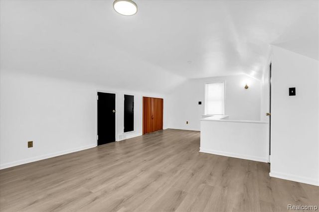 19703 Mansfield Street, Detroit, MI 48235