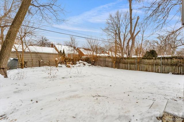 19703 Mansfield Street, Detroit, MI 48235