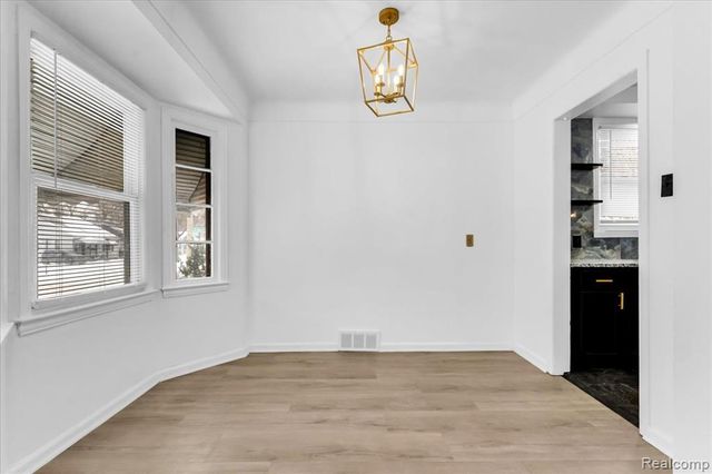 19703 Mansfield Street, Detroit, MI 48235