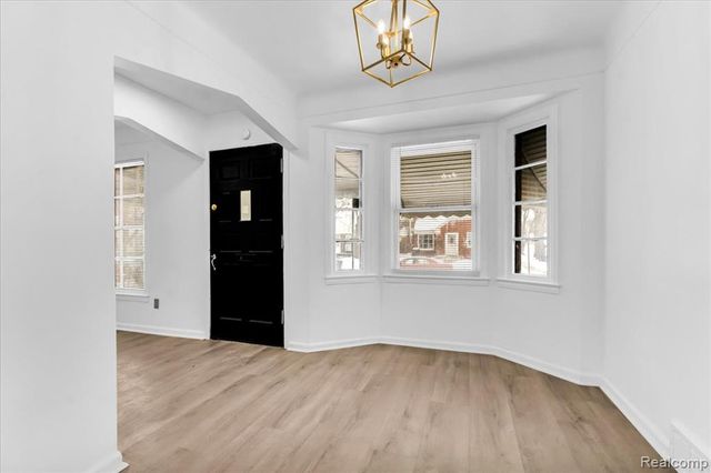 19703 Mansfield Street, Detroit, MI 48235