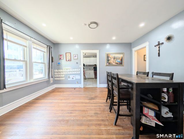 905 Cooke Street, Waterbury, CT 06704