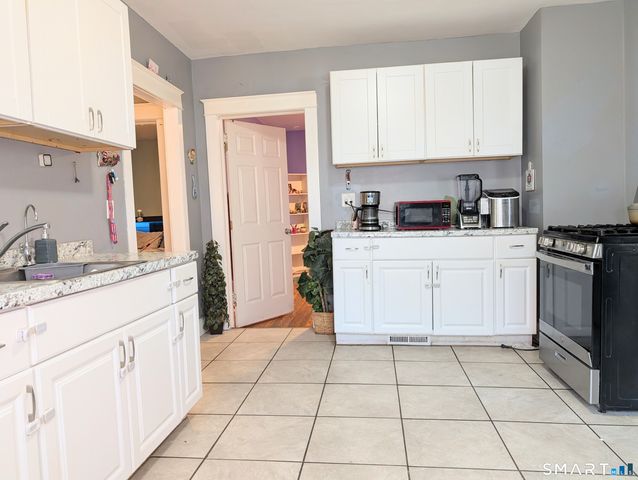 905 Cooke Street, Waterbury, CT 06704