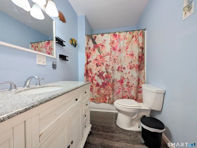 905 Cooke Street, Waterbury, CT 06704