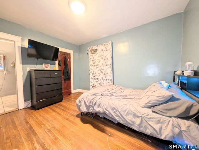 905 Cooke Street, Waterbury, CT 06704