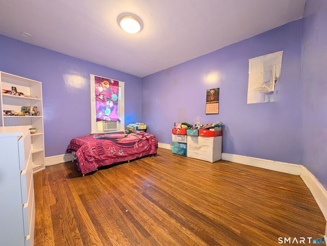 905 Cooke Street, Waterbury, CT 06704