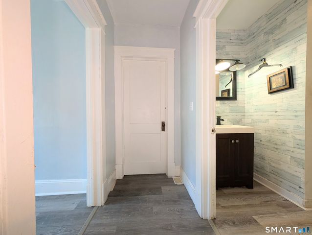 905 Cooke Street, Waterbury, CT 06704