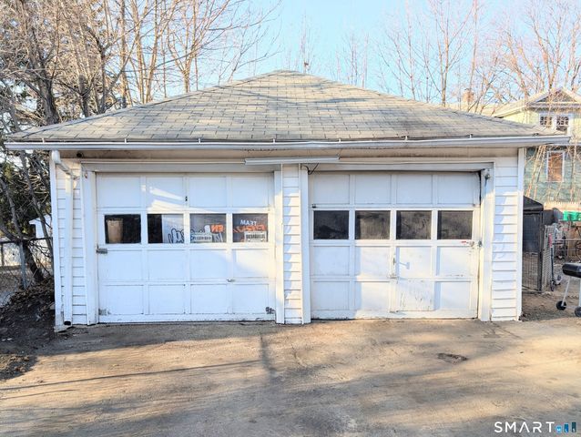 905 Cooke Street, Waterbury, CT 06704