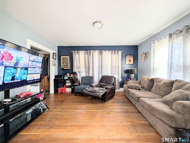 905 Cooke Street, Waterbury, CT 06704