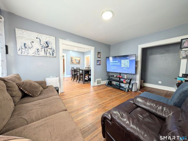 905 Cooke Street, Waterbury, CT 06704