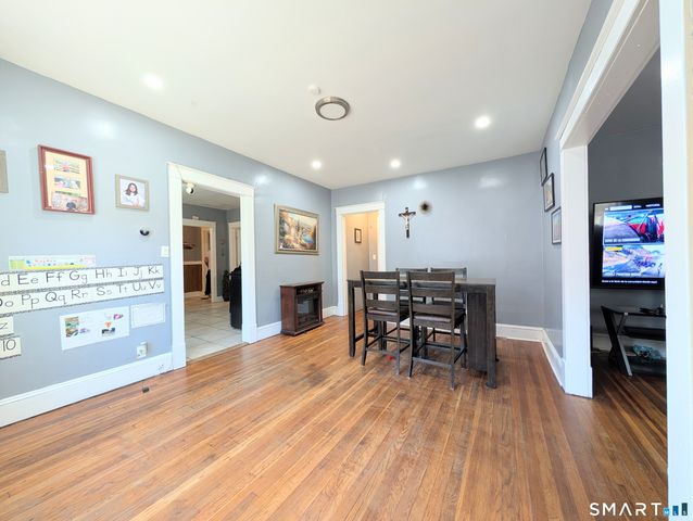 905 Cooke Street, Waterbury, CT 06704